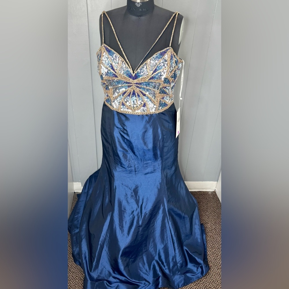 Prom dress/ pageant dress/ formal dress/ curvy dress